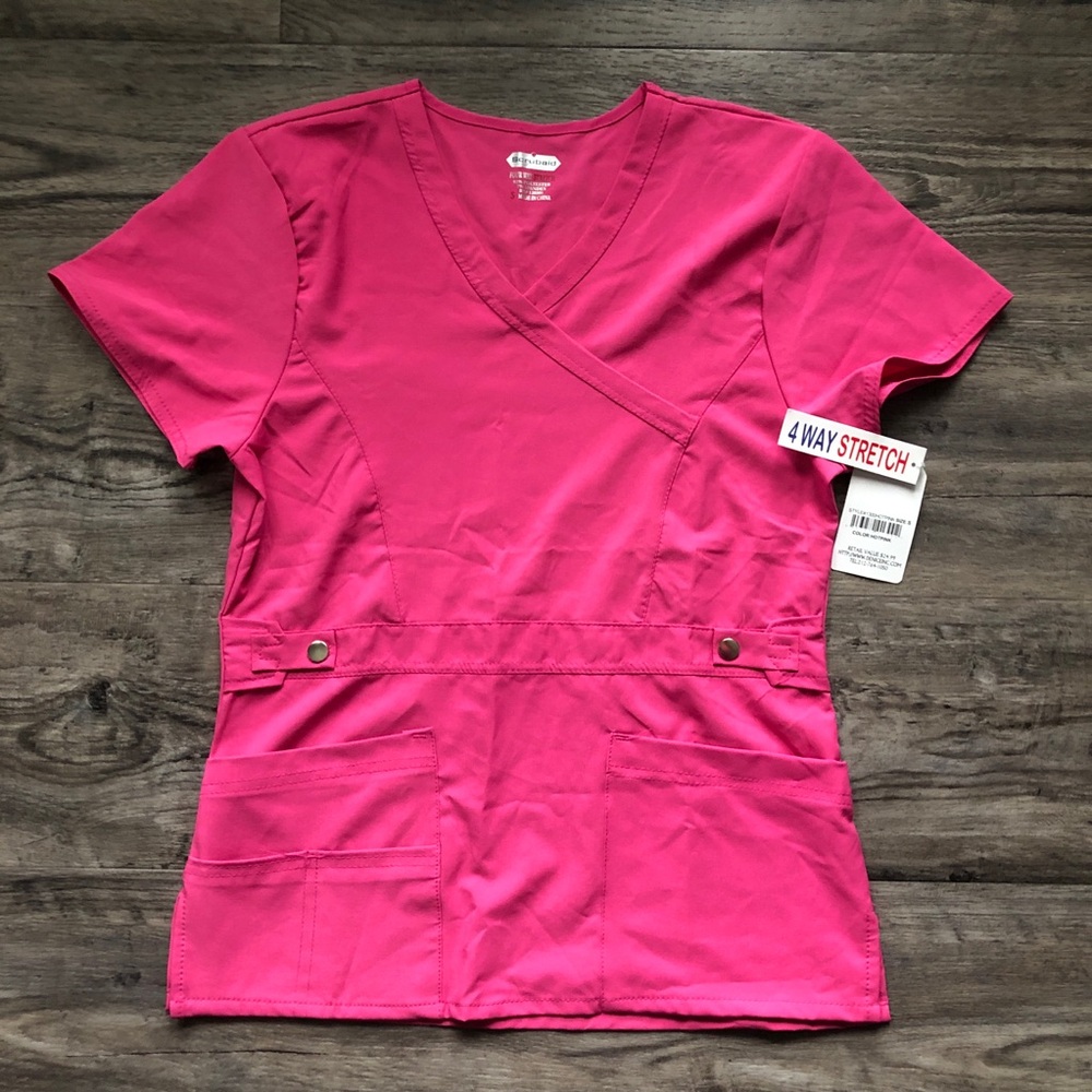 Scrubaid women’s Pink scrub top 4 way stretch size small